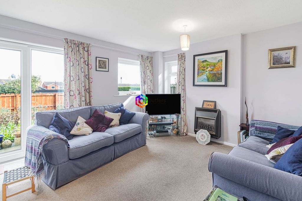 Property photo 2 of 23 Lounge