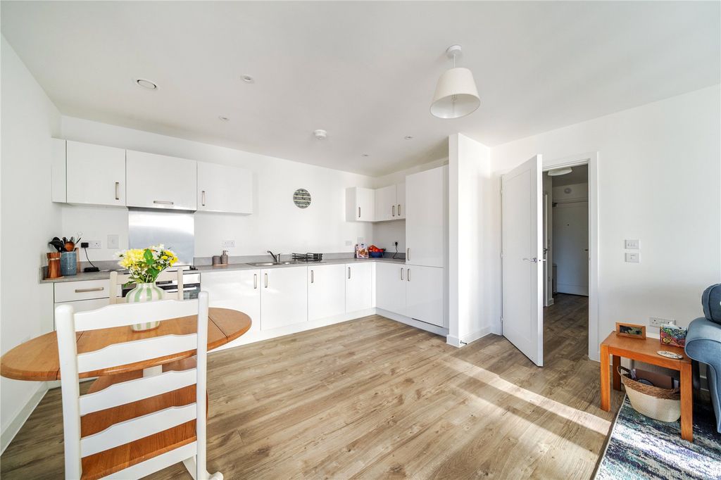 Property photo 2 of 15 Picture No. 10