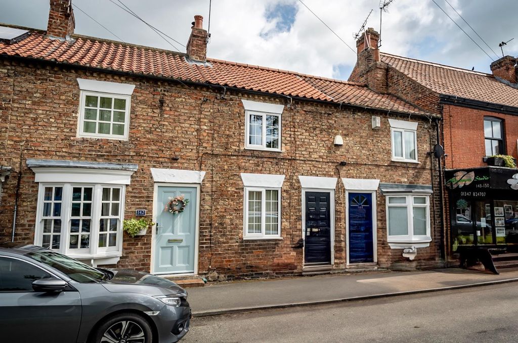 Property photo 1 of 15 External