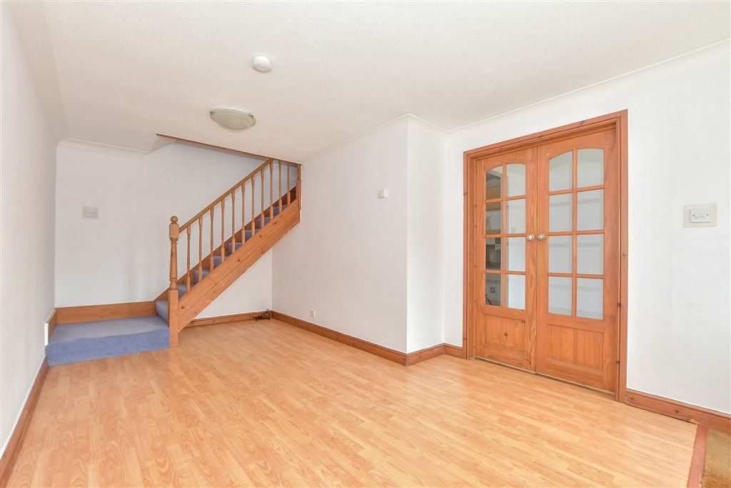 Property photo 3 of 10 Lounge