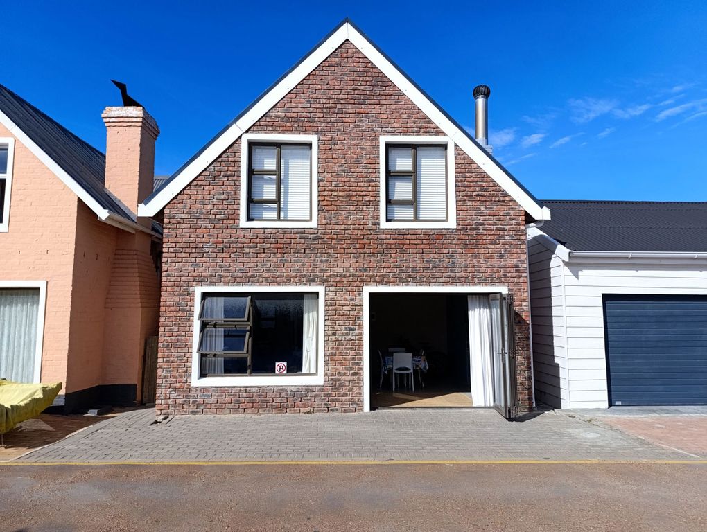 Property photo 2 of 17 1Sr1700486