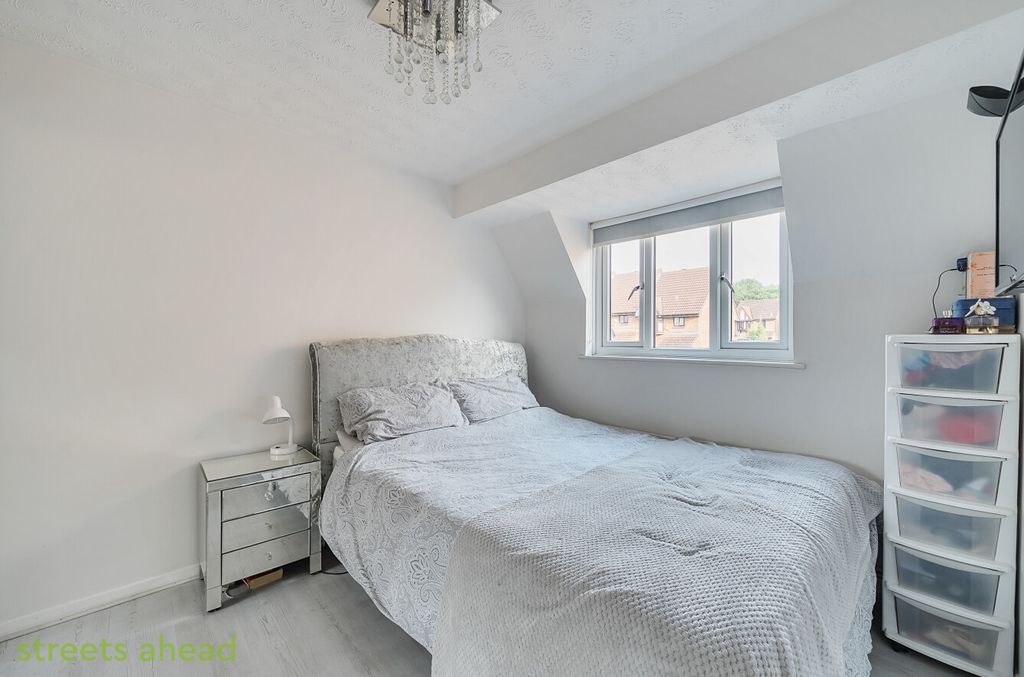 Property photo 3 of 11 55592Fd2-428d-43B...