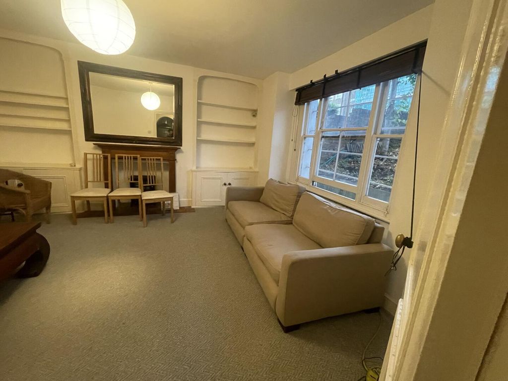 Property photo 2 of 11 Living Room