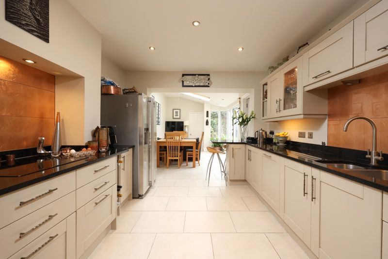 Property photo 2 of 20 Kitchen/Breakfast Room