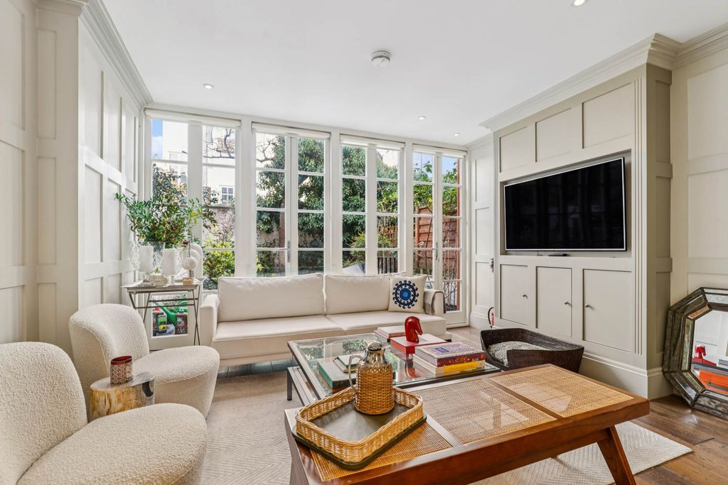 Property photo 1 of 24