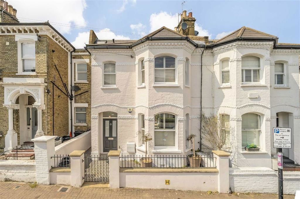 Property photo 1 of 12