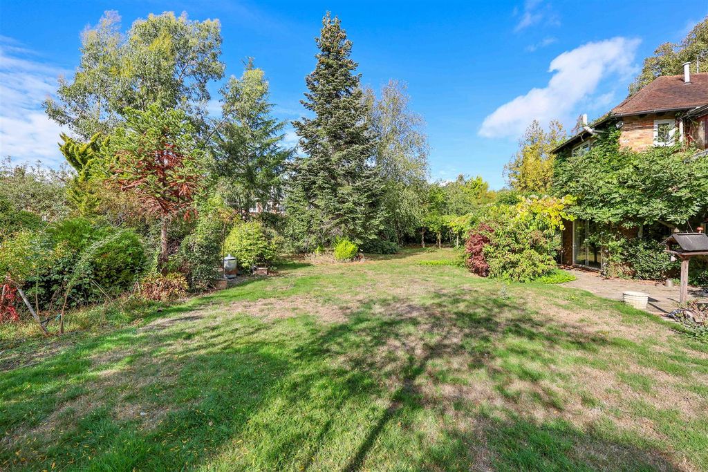 Property photo 2 of 34