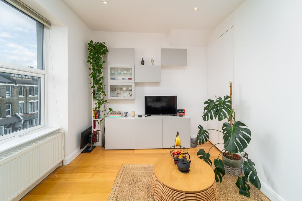 Property photo 2 of 10 Ndb03828-Edit
