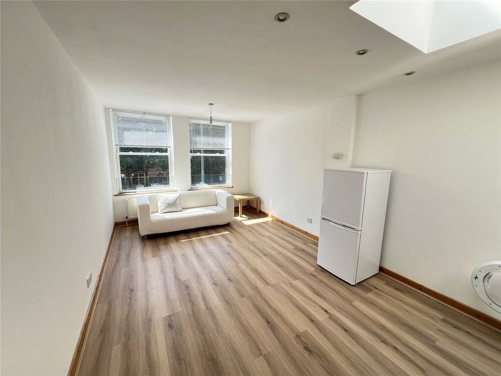 Property photo 1 of 4 Picture No. 11