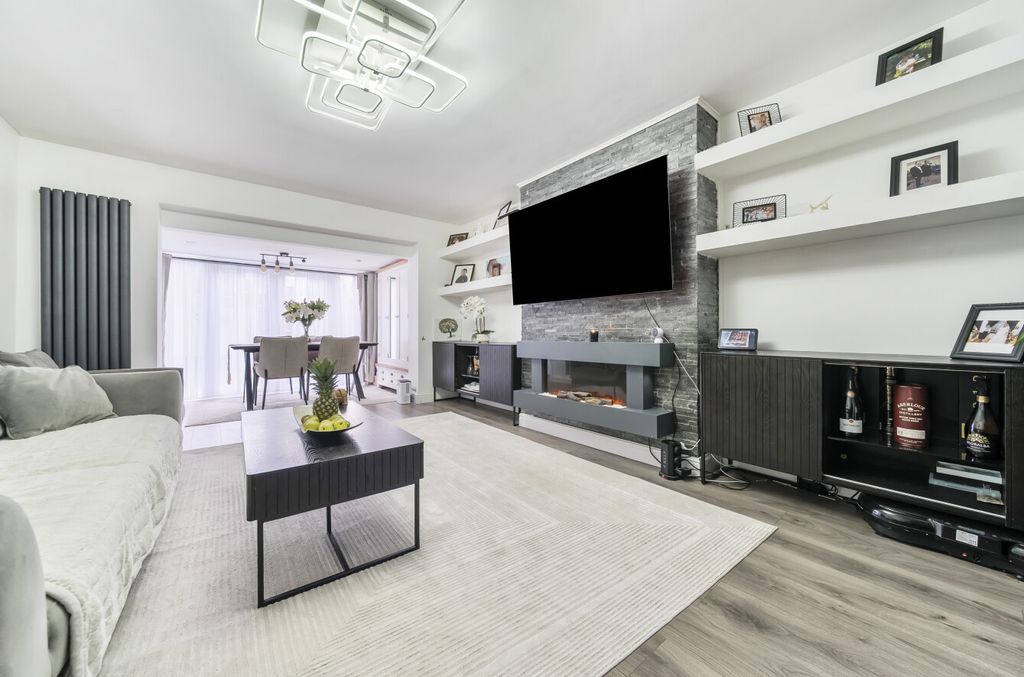Property photo 3 of 13 1293309-11-6842B0...