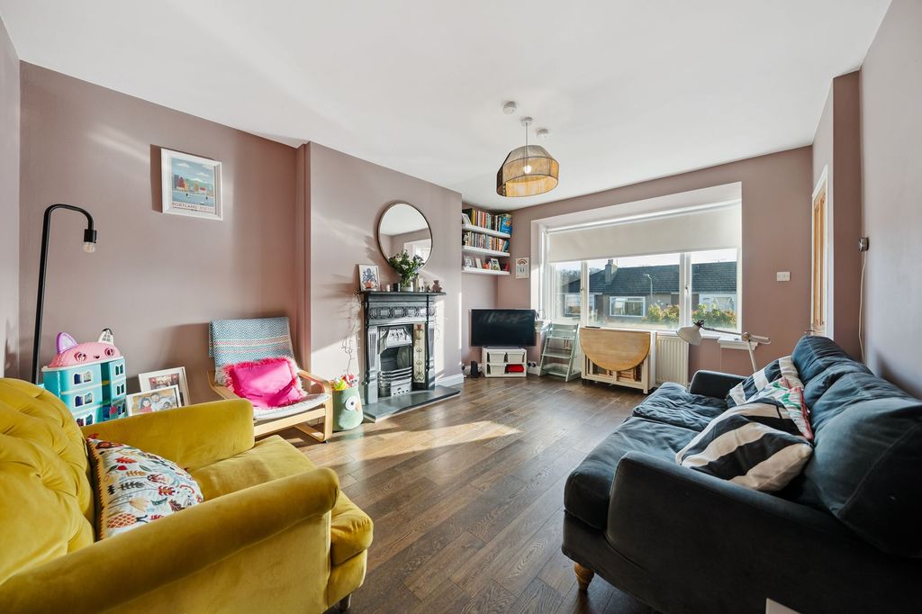 Property photo 2 of 18