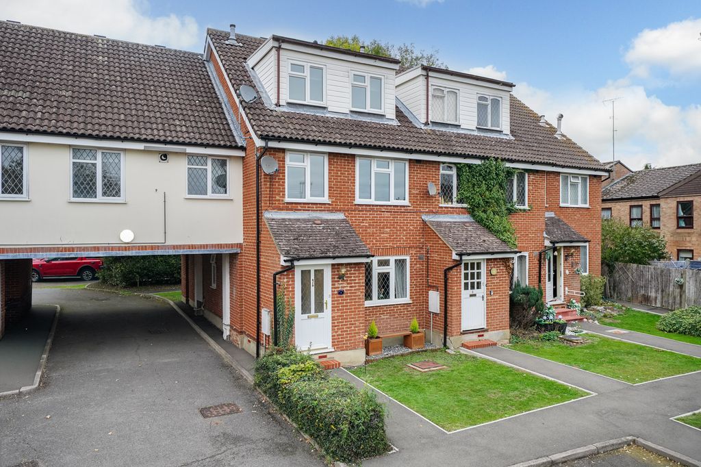 Property photo 1 of 8 4-Rutland-Gardens-1013