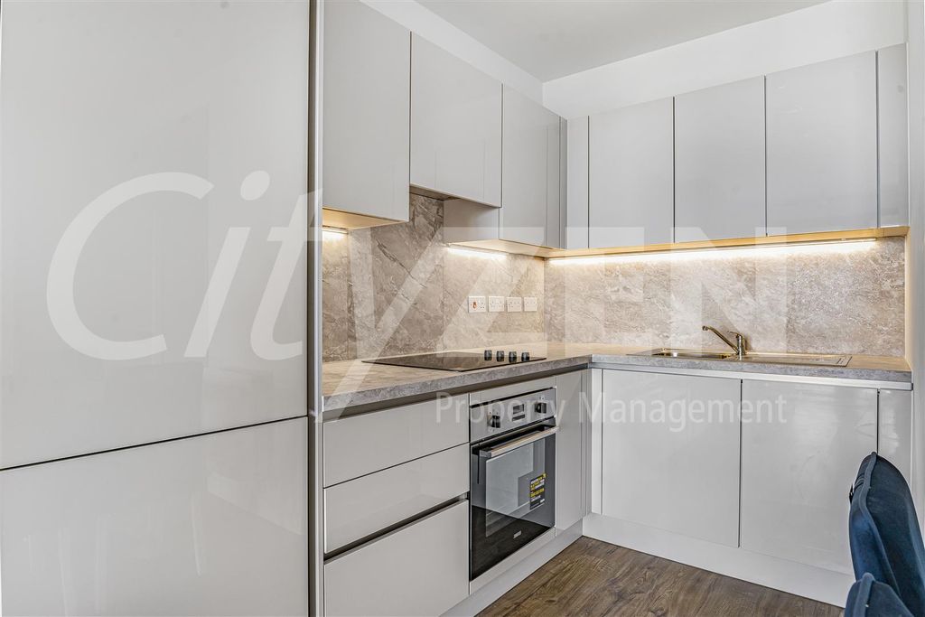 Property photo 2 of 14 Kitchen