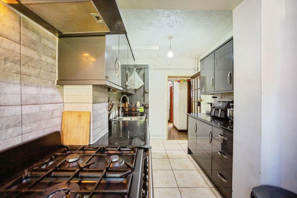 Property photo 3 of 21 243A6566