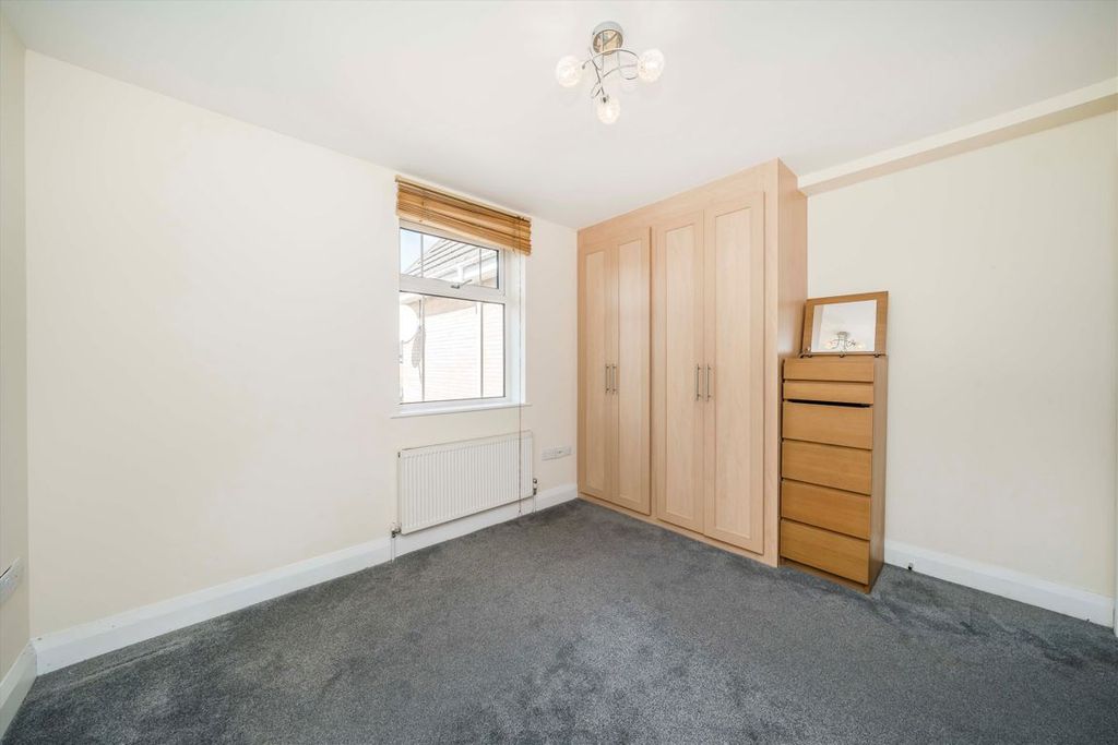 Property photo 3 of 4