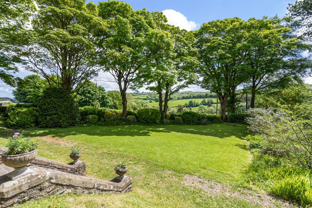 Property photo 2 of 20 Garden