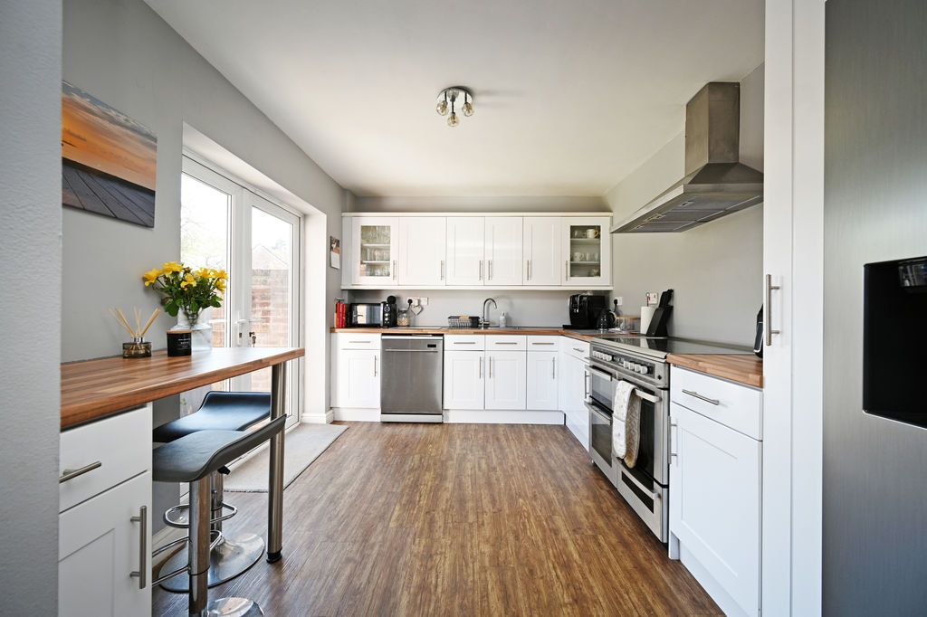 Property photo 3 of 34 Kitchen Diner
