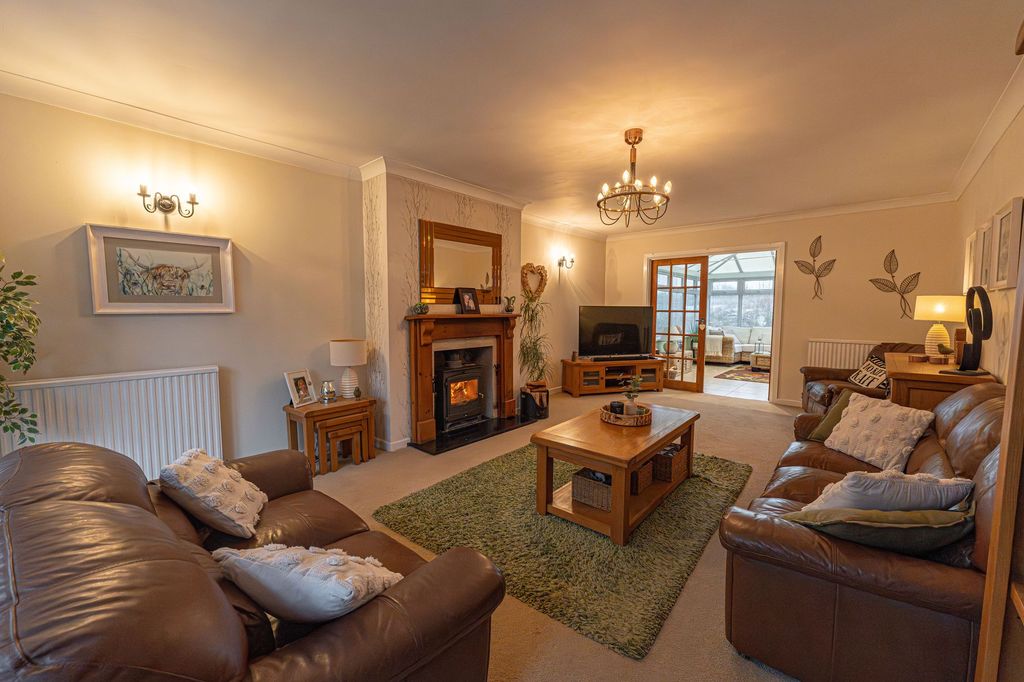 Property photo 3 of 49