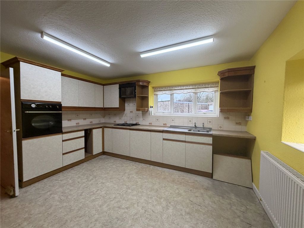 Property photo 3 of 19 Picture No. 28