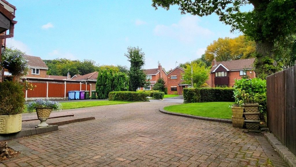 Property photo 2 of 30