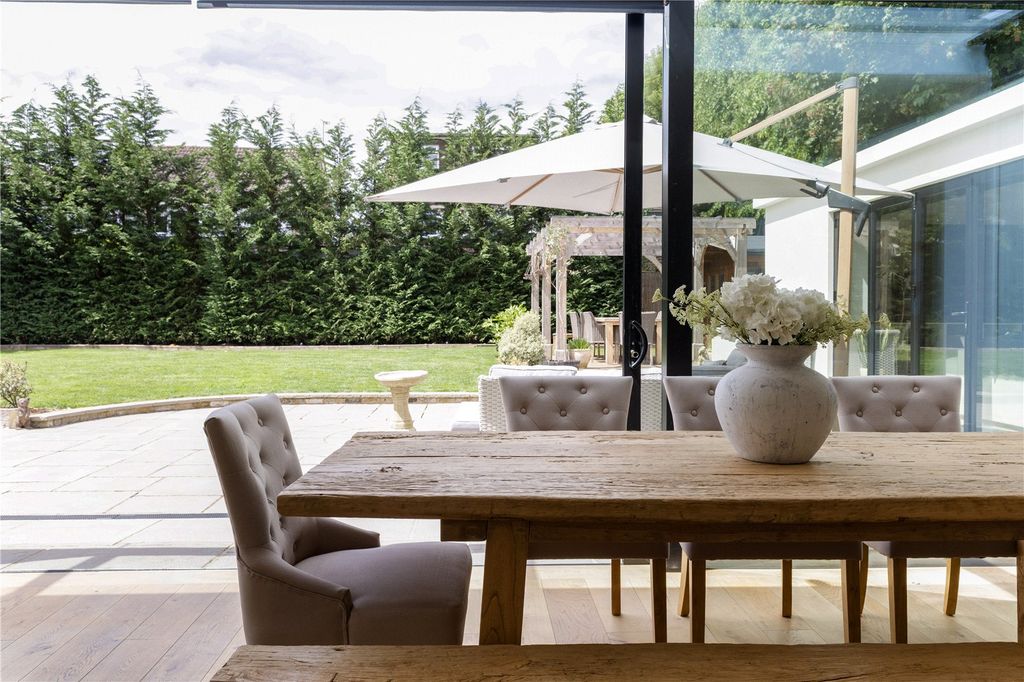 Property photo 3 of 18 Dining