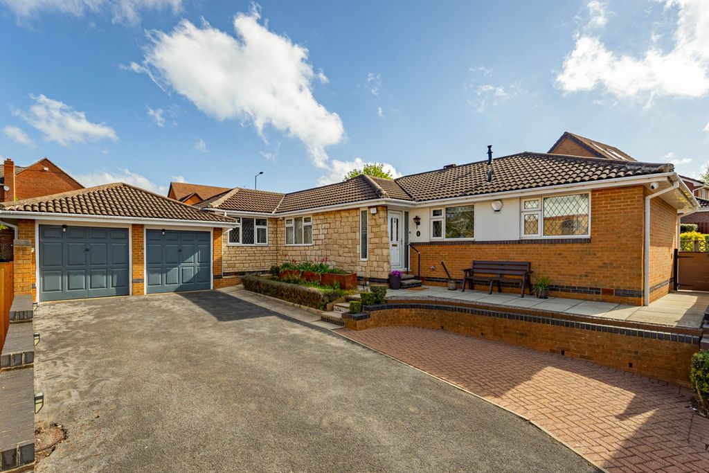 Property photo 1 of 19 3 Bedroom Detached Bungalow For Sale