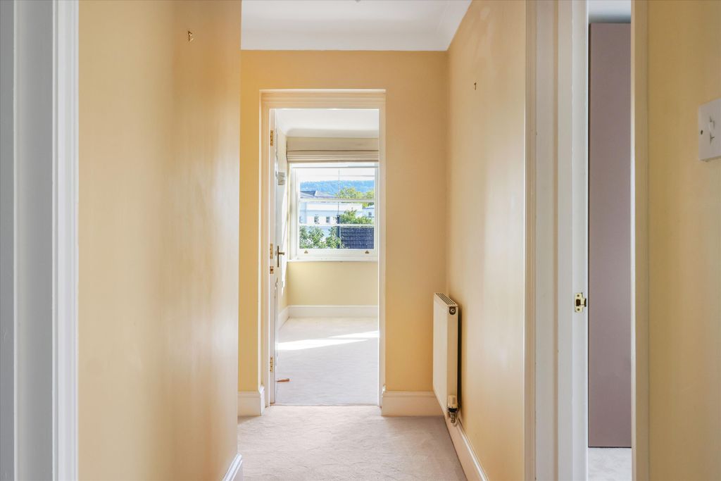 Property photo 2 of 11 Image