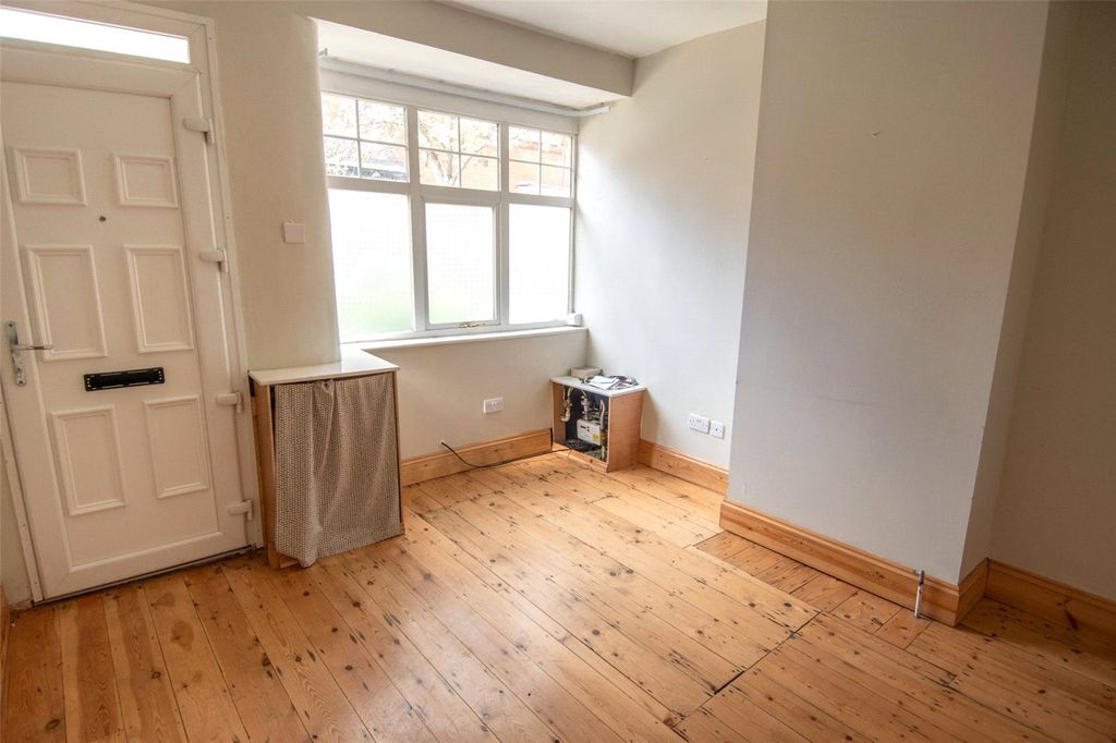 Property photo 2 of 14 Picture No. 12
