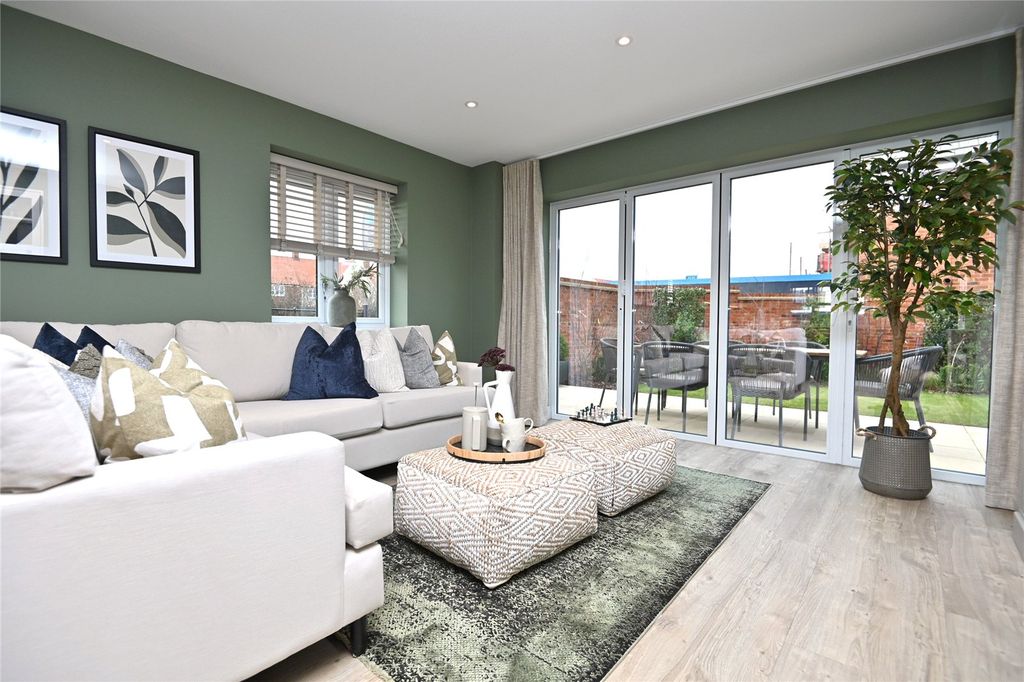 Property photo 2 of 14 Picture No. 08