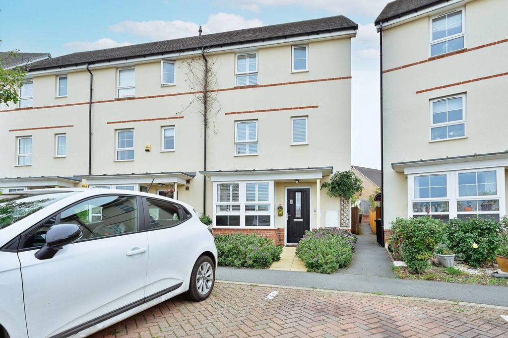 Property photo 2 of 20