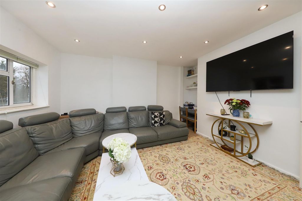 Property photo 3 of 12 Living Room