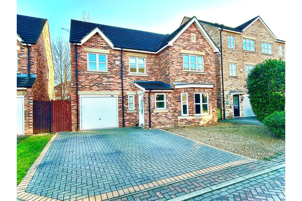 Property photo 1 of 21 Front View
