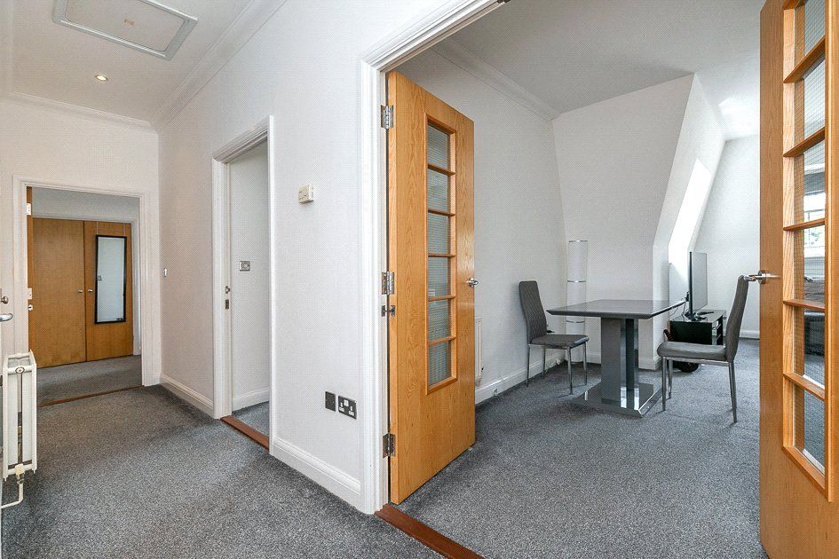 Property photo 2 of 18 Picture No. 24