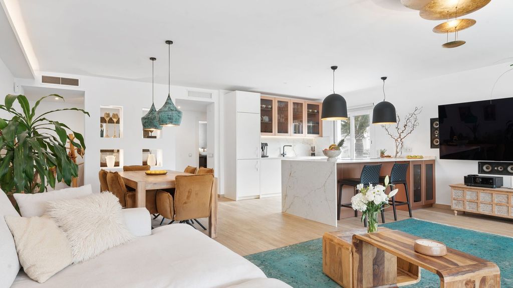 Property photo 3 of 33