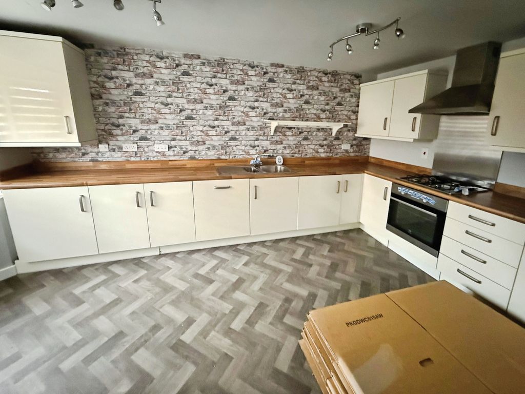 Property photo 2 of 12 Gallery