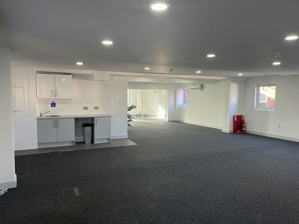 Property photo 3 of 16 20251104_133413247_Ios.Jpg