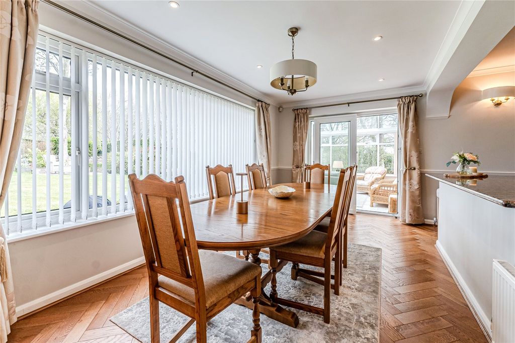 Property photo 2 of 25 Dining Area