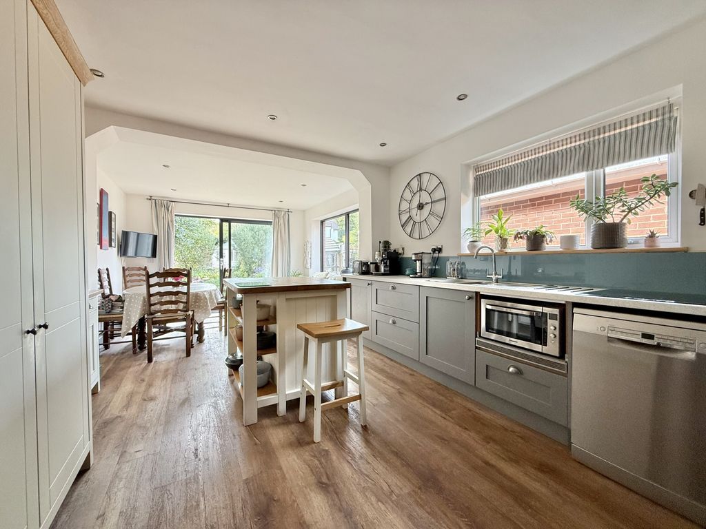 Property photo 2 of 35 Photo 7