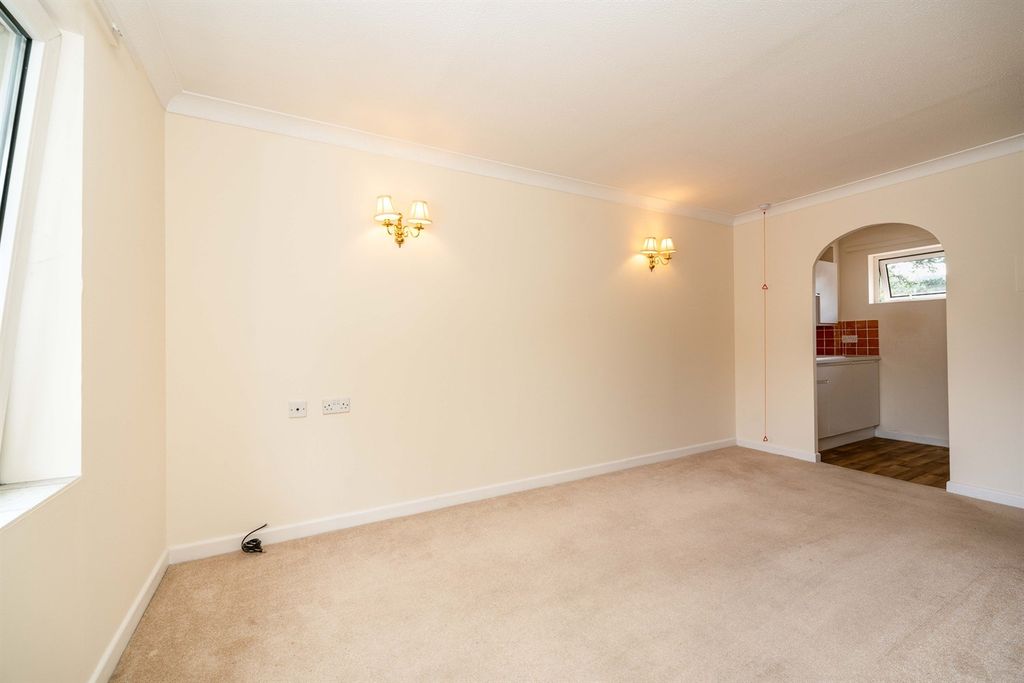 Property photo 3 of 13