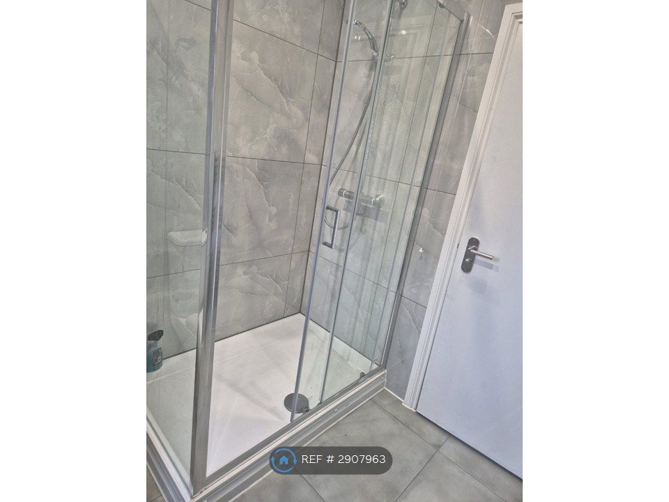 Property photo 3 of 12 Bathroom
