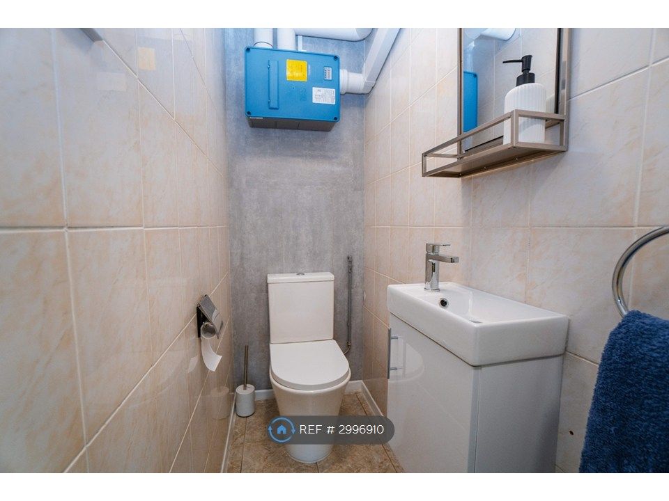 Property photo 2 of 27