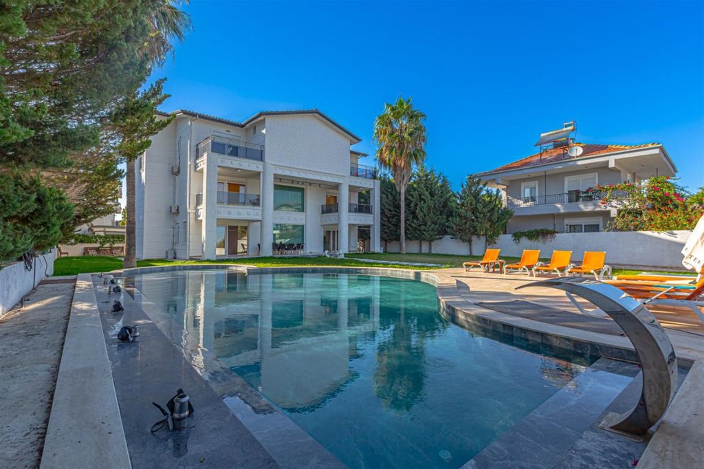 Property photo 1 of 23 Striking Villa With Private Spa Facilities For Sale In Belek - Beautiful Swimming Pool With Sunbathing Terraces