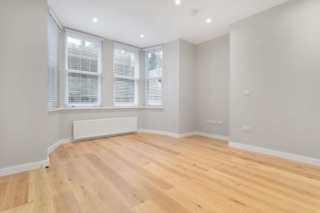 Property photo 2 of 10 Lounge