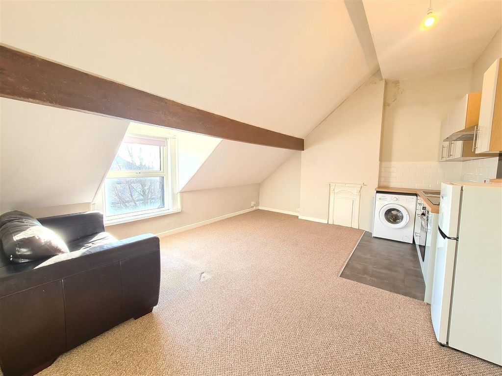 Property photo 2 of 18 Pjjhrszyee-Ipkpegxlykg.Jpg