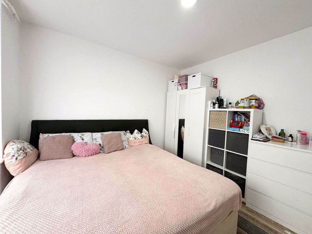 Property photo 2 of 12 Downstairs Bedroom/ Lounge