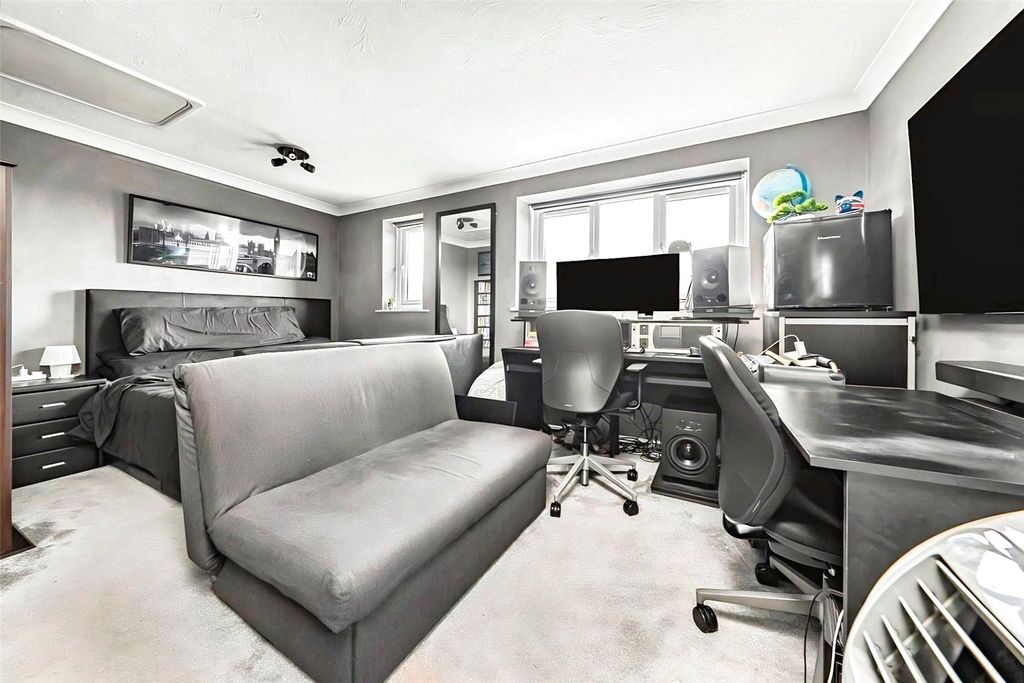 Property photo 3 of 8 Living Area