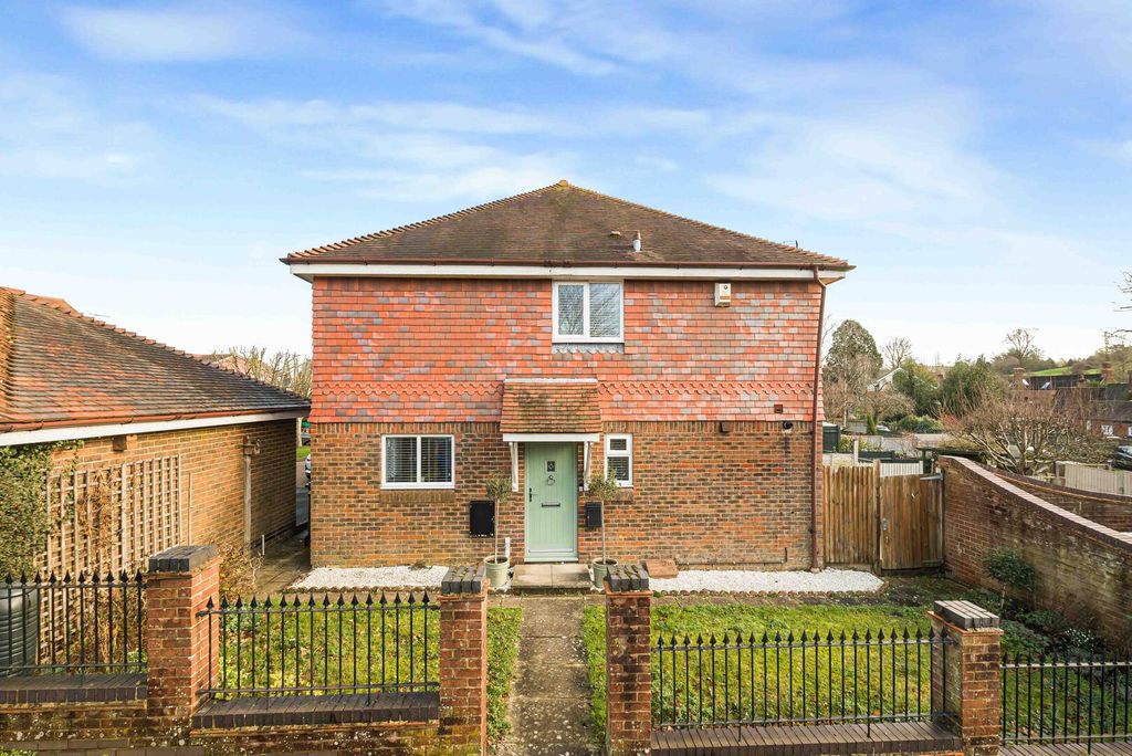 Property photo 2 of 12 Front (Exterior)