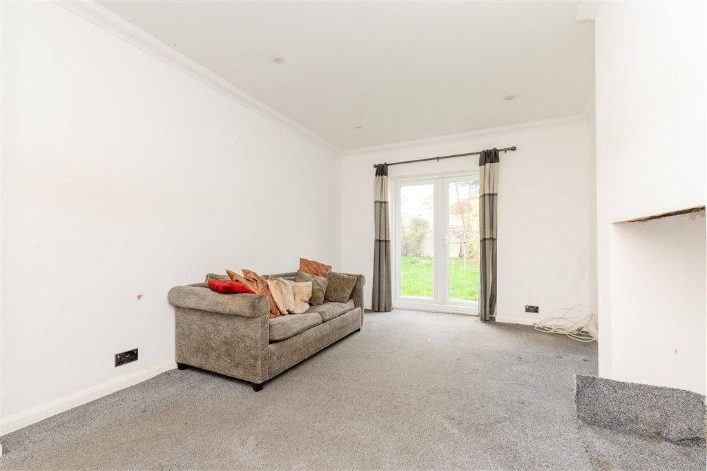 Property photo 2 of 11 Lounge