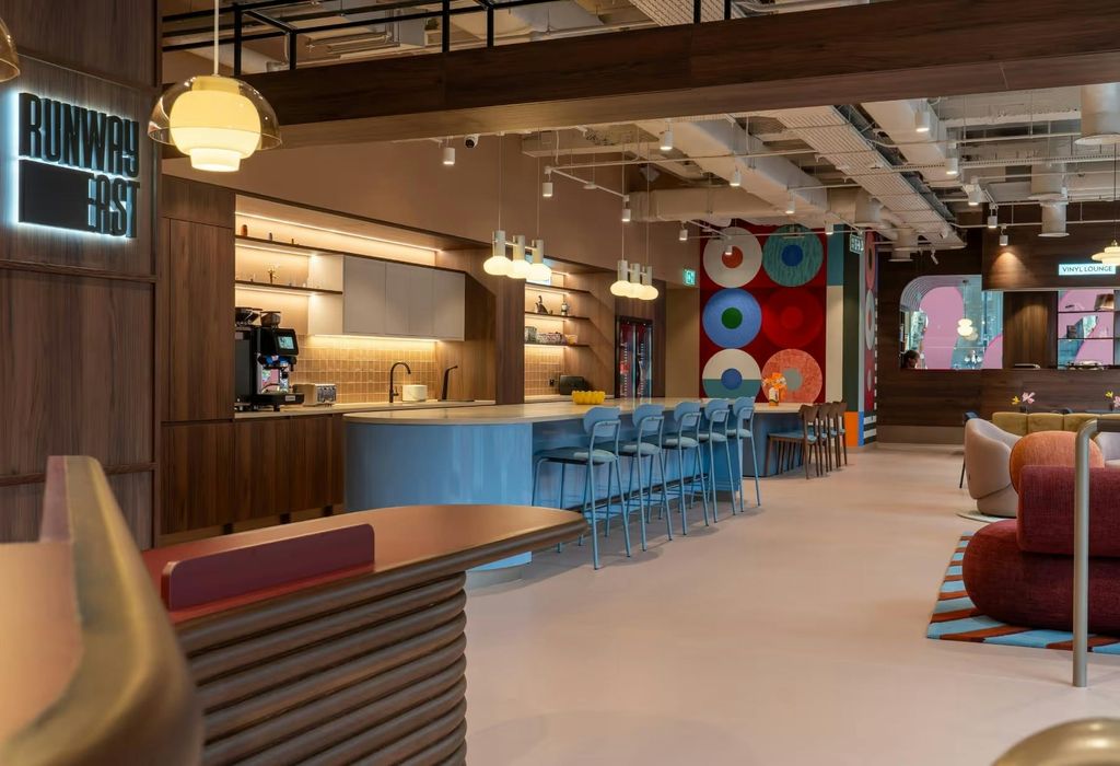 Property photo 2 of 4 69cd101B82A0628B16Ea4F62_Runway East Covent Garden - Reception (1).Png
