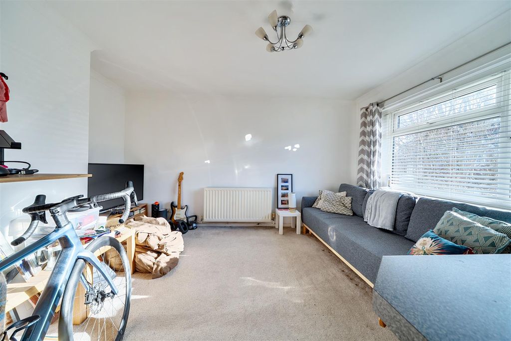 Property photo 3 of 10 1399837-3-696A3Aab0838d.Jpg